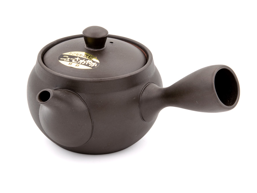 Japankanne (Kyusu)  - dunkelbraune Tonkanne mit Metallsieb